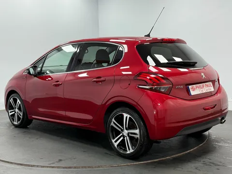 PEUGEOT 208 1.2 PureTech 110 GT Line 5dr