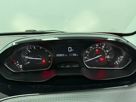 PEUGEOT 208 1.2 PureTech 110 GT Line 5dr