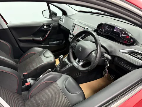 PEUGEOT 208 1.2 PureTech 110 GT Line 5dr