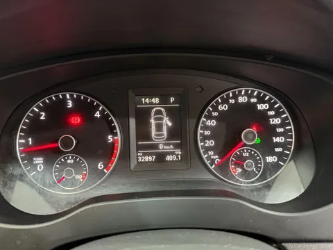 VOLKSWAGEN JETTA 2.0 TDI CR 140 SE 4dr DSG