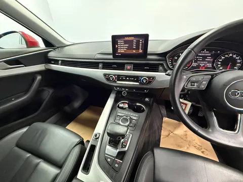 AUDI A4 2.0 TDI Ultra Sport 5dr S Tronic [Leather]