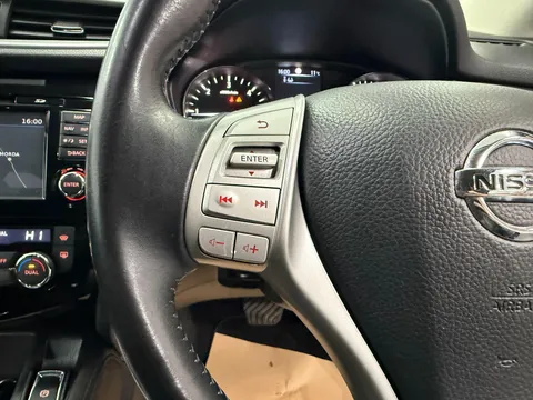 NISSAN QASHQAI 1.6 dCi N-Connecta 5dr Xtronic