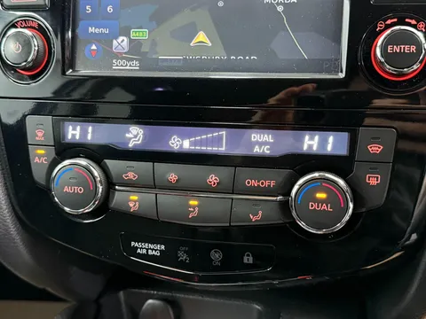 NISSAN QASHQAI 1.6 dCi N-Connecta 5dr Xtronic