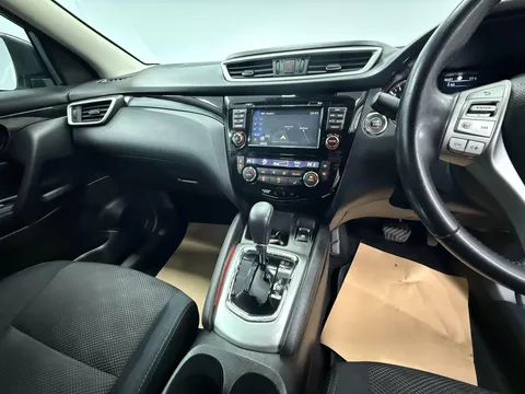 NISSAN QASHQAI 1.6 dCi N-Connecta 5dr Xtronic