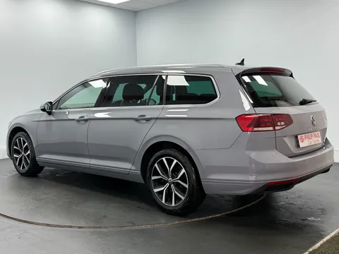 VOLKSWAGEN PASSAT 2.0 TDI 122 SEL 5dr DSG