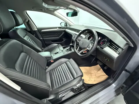 VOLKSWAGEN PASSAT 2.0 TDI 122 SEL 5dr DSG