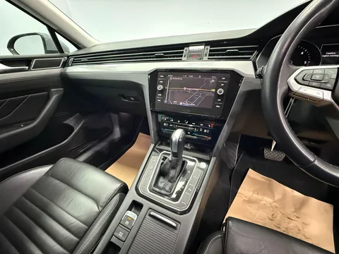 VOLKSWAGEN PASSAT 2.0 TDI 122 SEL 5dr DSG