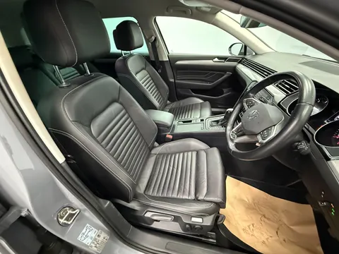 VOLKSWAGEN PASSAT 2.0 TDI 122 SEL 5dr DSG