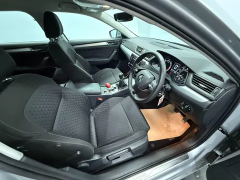 SKODA SUPERB 2.0 TDI CR SE 5dr