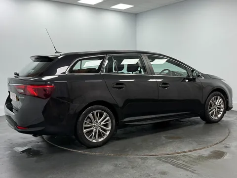 TOYOTA AVENSIS 2.0D Business Edition 5dr