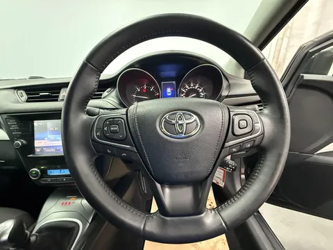 TOYOTA AVENSIS 2.0D Business Edition 5dr