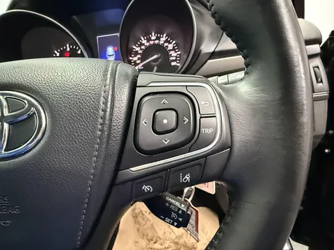 TOYOTA AVENSIS 2.0D Business Edition 5dr