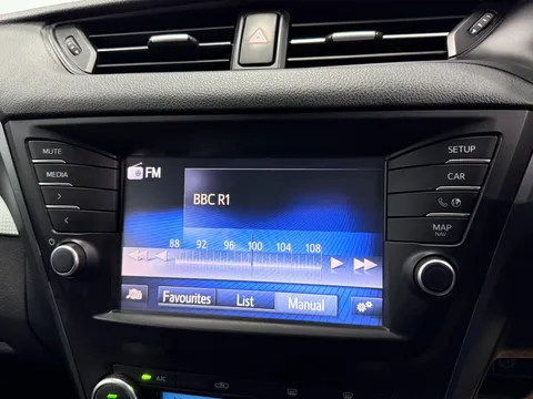 TOYOTA AVENSIS 2.0D Business Edition 5dr