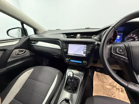 TOYOTA AVENSIS 2.0D Business Edition 5dr