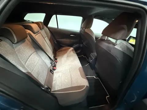 TOYOTA COROLLA 1.8 VVT-i Hybrid Trek 5dr CVT