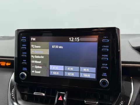 TOYOTA COROLLA 1.8 VVT-i Hybrid Trek 5dr CVT