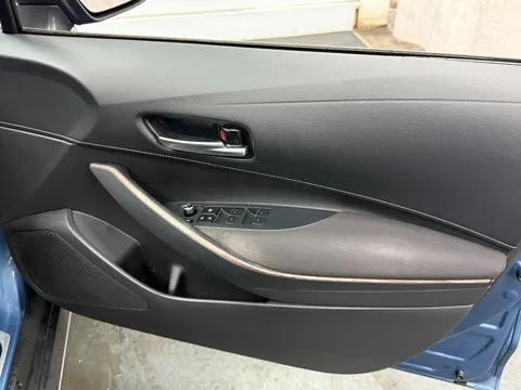 TOYOTA COROLLA 1.8 VVT-i Hybrid Trek 5dr CVT