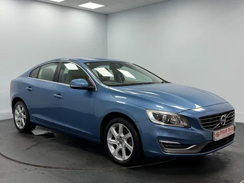 VOLVO S60 D2 [115] SE Lux Nav 4dr