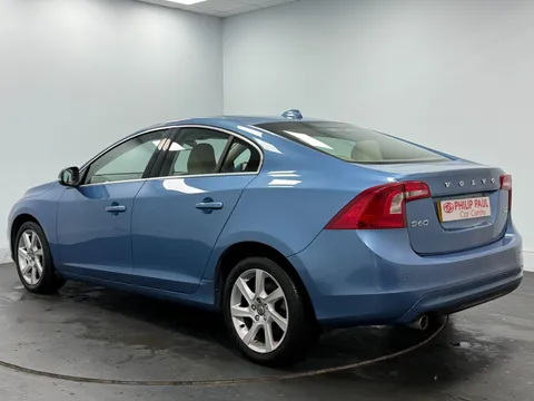 VOLVO S60 D2 [115] SE Lux Nav 4dr