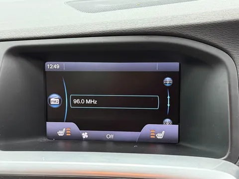 VOLVO S60 D2 [115] SE Lux Nav 4dr