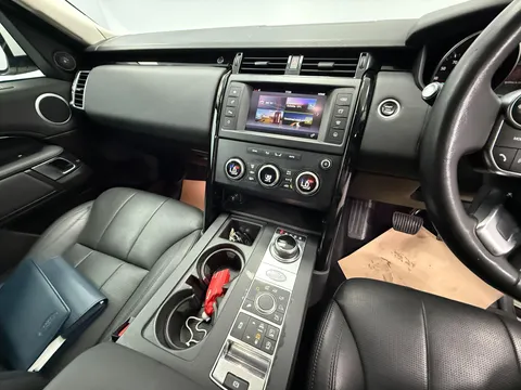 LAND ROVER DISCOVERY 3.0 TD6 SE 5dr Auto