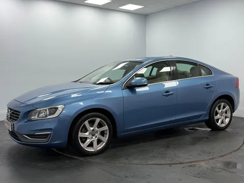 VOLVO S60 D2 [115] SE Lux Nav 4dr