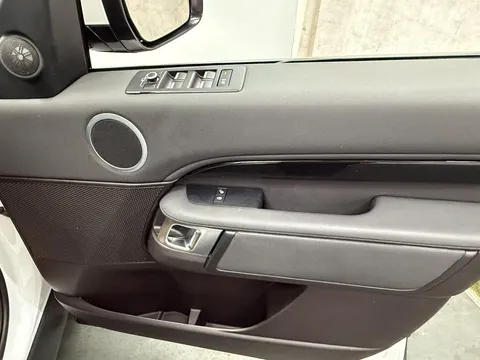 LAND ROVER DISCOVERY 3.0 TD6 SE 5dr Auto