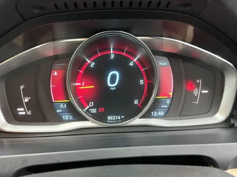 VOLVO S60 D2 [115] SE Lux Nav 4dr