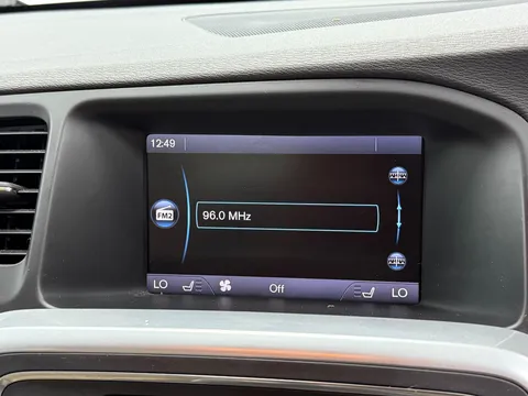 VOLVO S60 D2 [115] SE Lux Nav 4dr