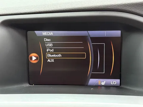 VOLVO S60 D2 [115] SE Lux Nav 4dr