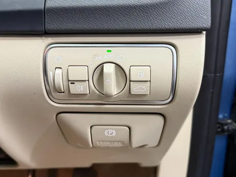 VOLVO S60 D2 [115] SE Lux Nav 4dr