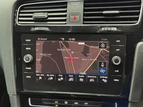 VOLKSWAGEN GOLF 2.0 TDI R-Line 5dr DSG