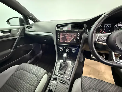 VOLKSWAGEN GOLF 2.0 TDI R-Line 5dr DSG