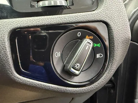 VOLKSWAGEN GOLF 2.0 TDI R-Line 5dr DSG