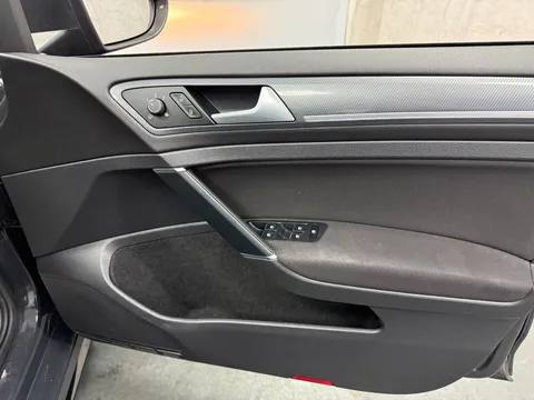 VOLKSWAGEN GOLF 2.0 TDI R-Line 5dr DSG