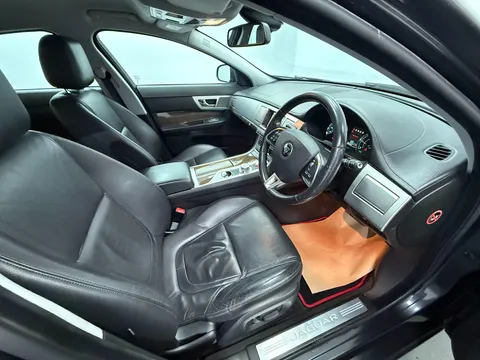JAGUAR XF 2.2d [163] Luxury 4dr Auto