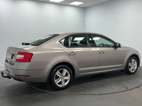 SKODA OCTAVIA 1.6 TDI CR SE 5dr