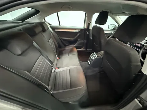 SKODA OCTAVIA 1.6 TDI CR SE 5dr