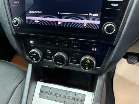 SKODA OCTAVIA 1.6 TDI CR SE 5dr