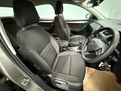 SKODA OCTAVIA 1.6 TDI CR SE 5dr