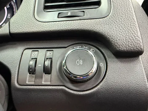 VAUXHALL INSIGNIA DIESEL HATCHBACK 1.6 CDTi ecoFLEX Design 5dr [Start Stop]