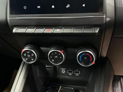 RENAULT CLIO 1.5 dCi 85 Iconic 5dr