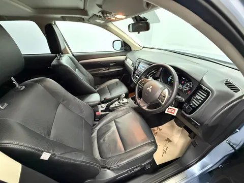 MITSUBISHI OUTLANDER 2.0 PHEV GX4hs 5dr Auto