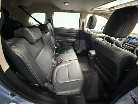 MITSUBISHI OUTLANDER 2.0 PHEV GX4hs 5dr Auto