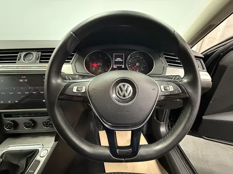 VOLKSWAGEN PASSAT 2.0 TDI S 5dr