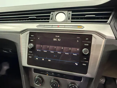 VOLKSWAGEN PASSAT 2.0 TDI S 5dr