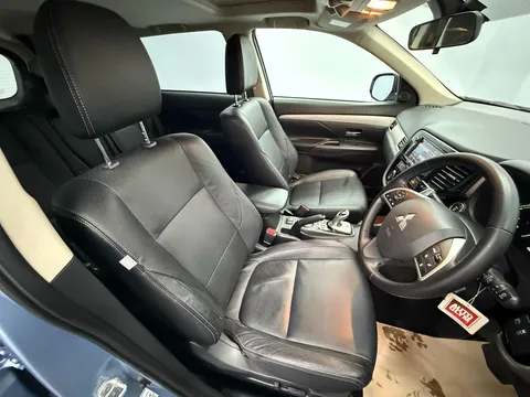 MITSUBISHI OUTLANDER 2.0 PHEV GX4hs 5dr Auto