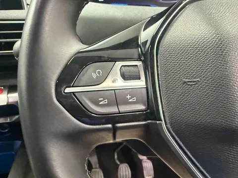 PEUGEOT 5008 1.5 BlueHDi Allure 5dr