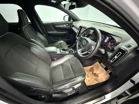 VOLVO XC40 2.0 D3 R DESIGN 5dr AWD Geartronic