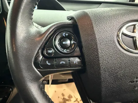 TOYOTA PRIUS 1.8 VVTi Active 5dr CVT